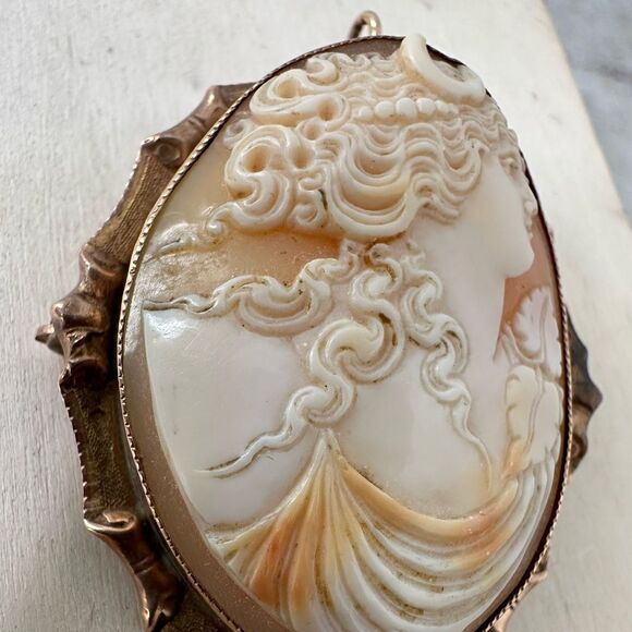 Antique Highly Detailed Shell Carved Cameo Brooch - Picture 2 of 12